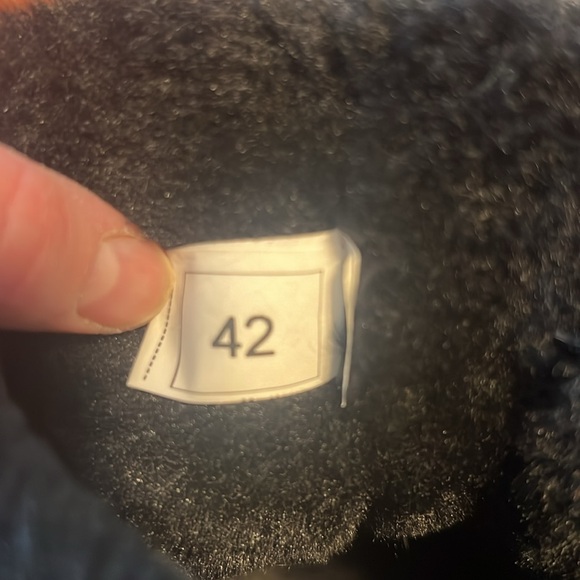 Women’s size 42 boots size 11 I believe - Picture 5 of 6